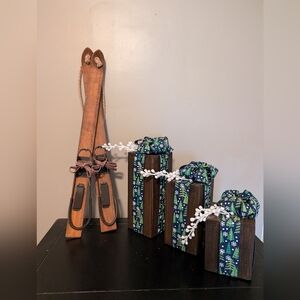 Farmhouse Style Wood Christmas Present Decoration